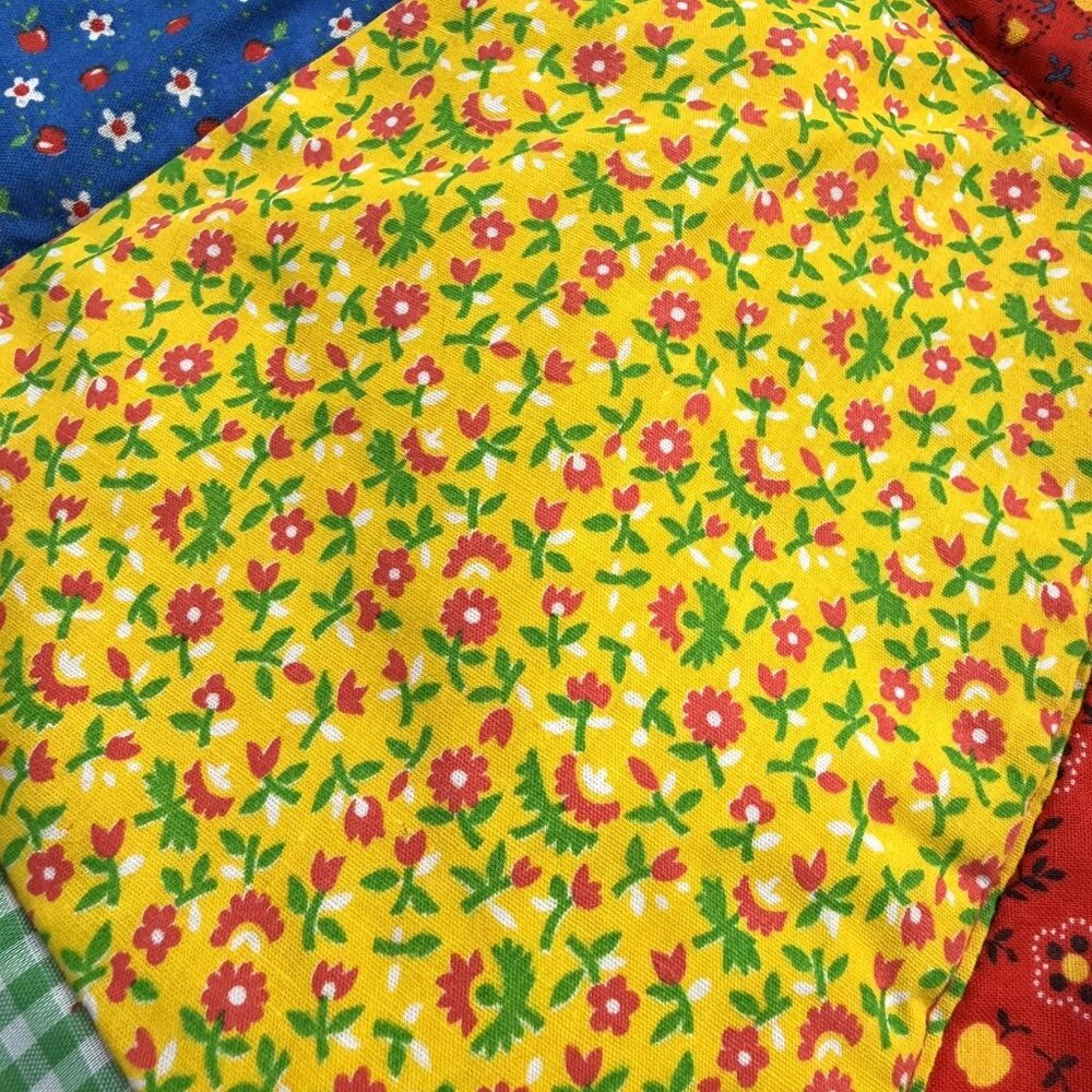 VTG Hand Quilted Patchwork Tree Skirt 51” Lace Trim Granny Cottagecore Country - Picture 3 of 8